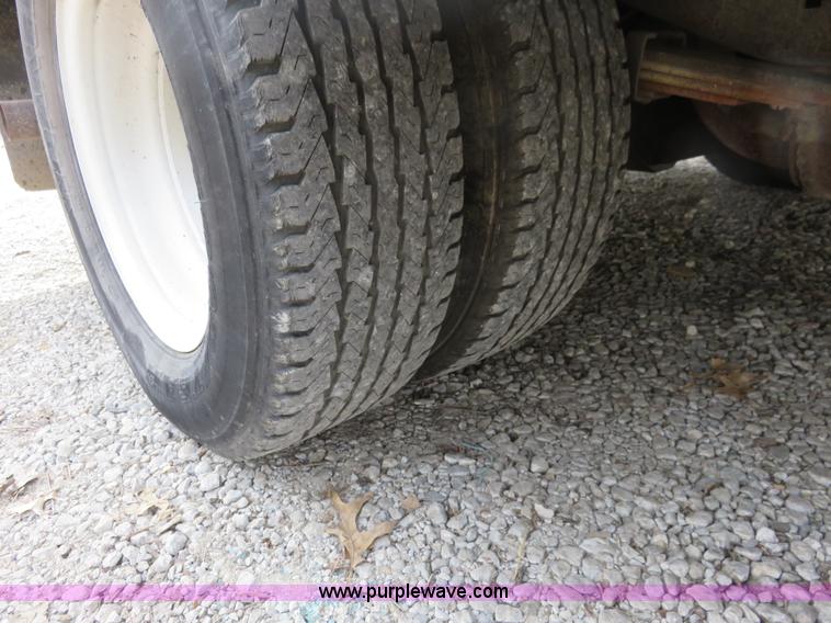 image for item I2291 1998 Ford Econoline E350 box truck