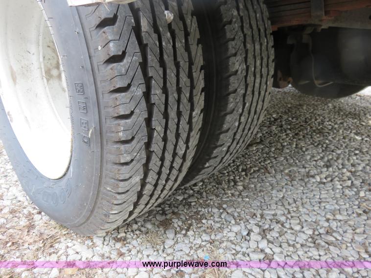 image for item I2291 1998 Ford Econoline E350 box truck