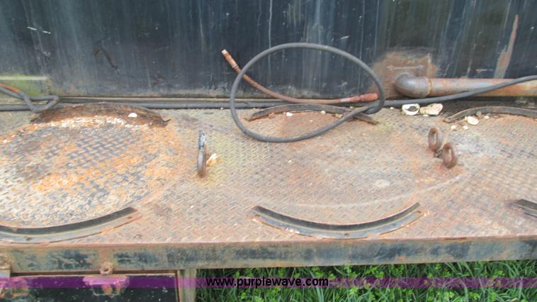 image for item I3057 Lube truck bed