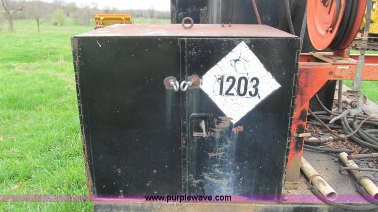 image for item I3057 Lube truck bed