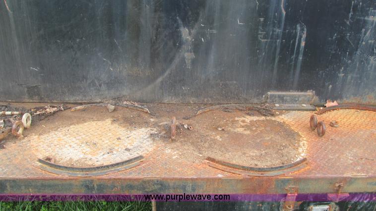 image for item I3057 Lube truck bed