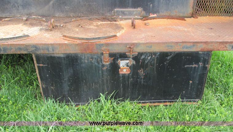 image for item I3057 Lube truck bed