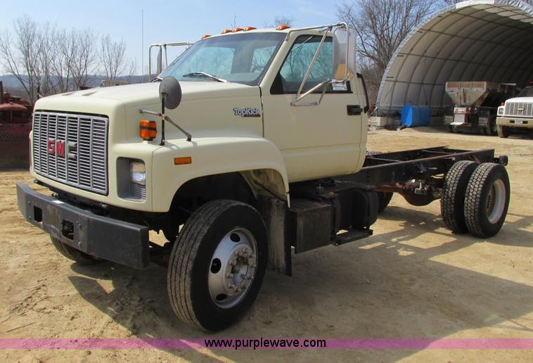 image for item I3759 1996 GMC TopKick truck cab and chassis