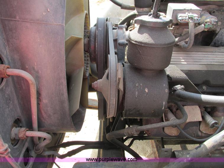 image for item I3759 1996 GMC TopKick truck cab and chassis