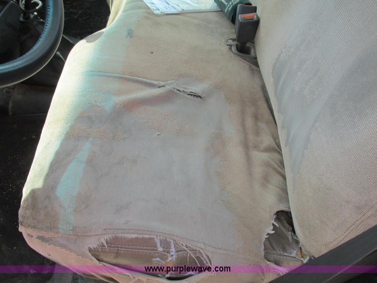 image for item I3759 1996 GMC TopKick truck cab and chassis