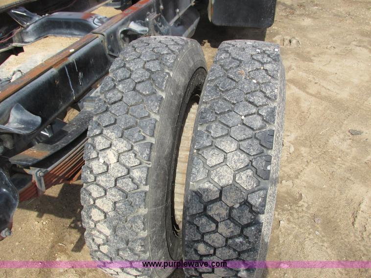 image for item I3760 1985 Chevrolet Kodiak C70 truck cab and chassis