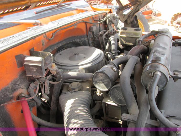 image for item I3760 1985 Chevrolet Kodiak C70 truck cab and chassis
