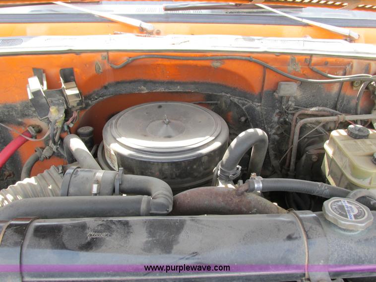image for item I3760 1985 Chevrolet Kodiak C70 truck cab and chassis