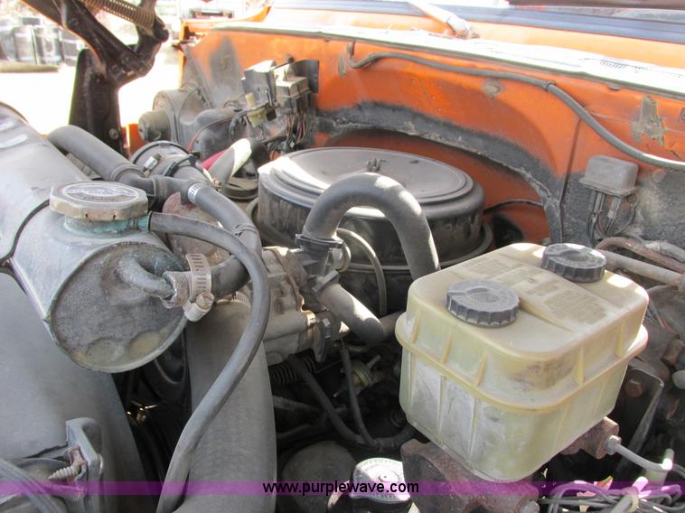 image for item I3760 1985 Chevrolet Kodiak C70 truck cab and chassis