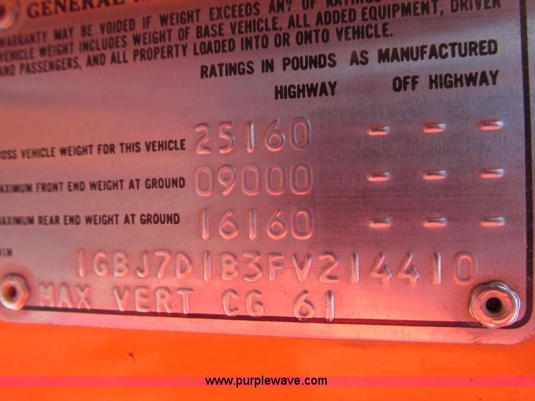 image for item I3760 1985 Chevrolet Kodiak C70 truck cab and chassis