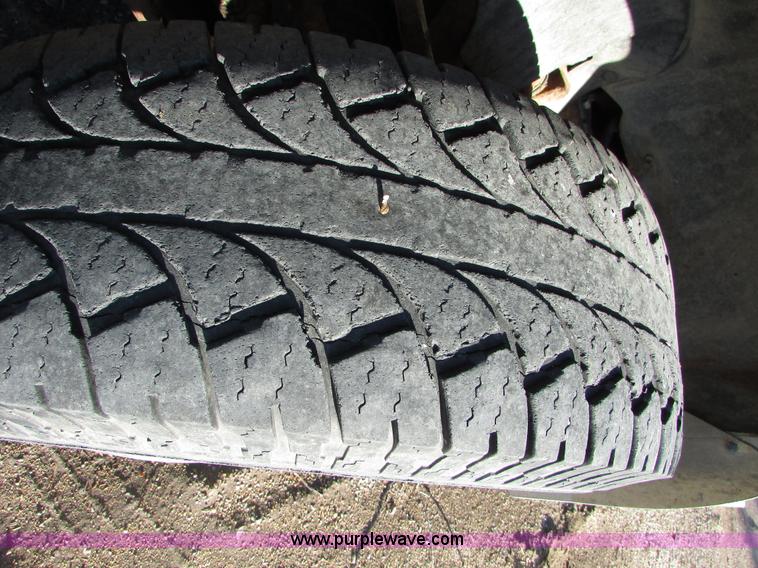 image for item I6522 1993 Chevrolet Silverado 2500 pickup truck