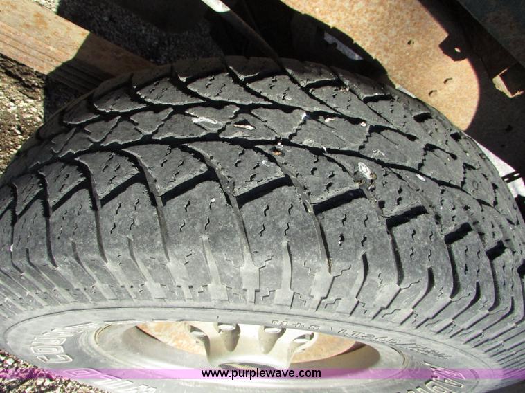 image for item I6522 1993 Chevrolet Silverado 2500 pickup truck