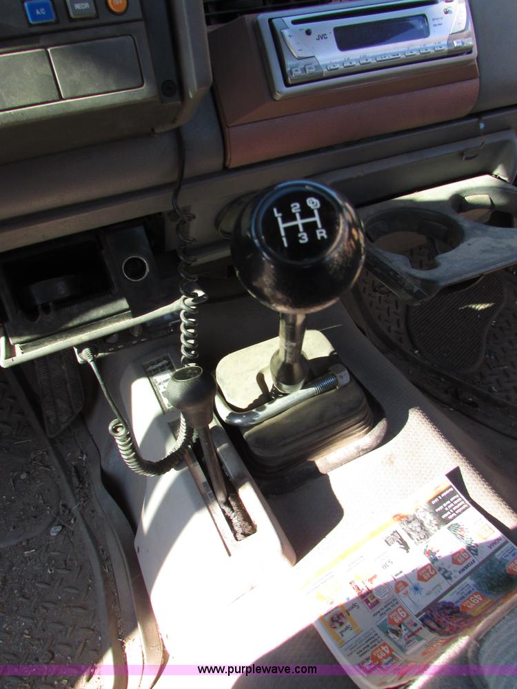 image for item I6522 1993 Chevrolet Silverado 2500 pickup truck