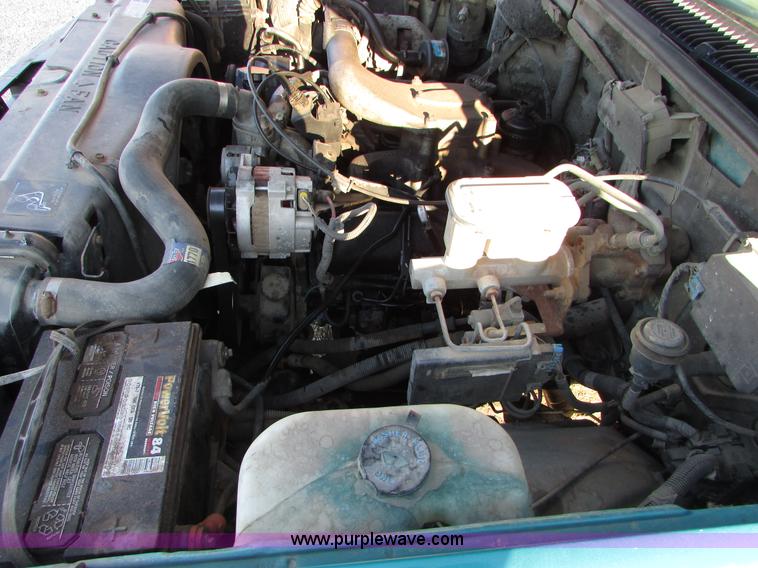 image for item I6522 1993 Chevrolet Silverado 2500 pickup truck