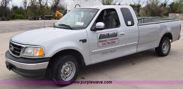 image for item J6678 2001 Ford F150 XLT SuperCab pickup truck