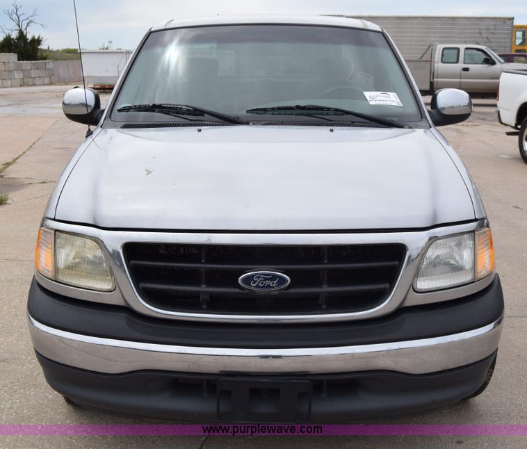 image for item J6678 2001 Ford F150 XLT SuperCab pickup truck