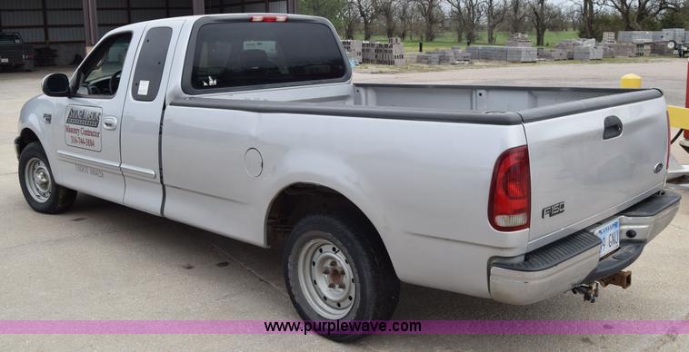 image for item J6678 2001 Ford F150 XLT SuperCab pickup truck