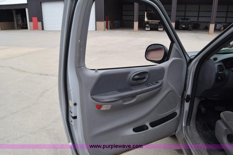 image for item J6678 2001 Ford F150 XLT SuperCab pickup truck