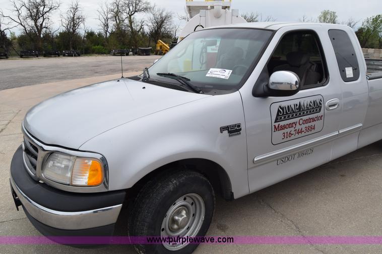 image for item J6678 2001 Ford F150 XLT SuperCab pickup truck