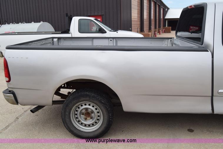 image for item J6678 2001 Ford F150 XLT SuperCab pickup truck
