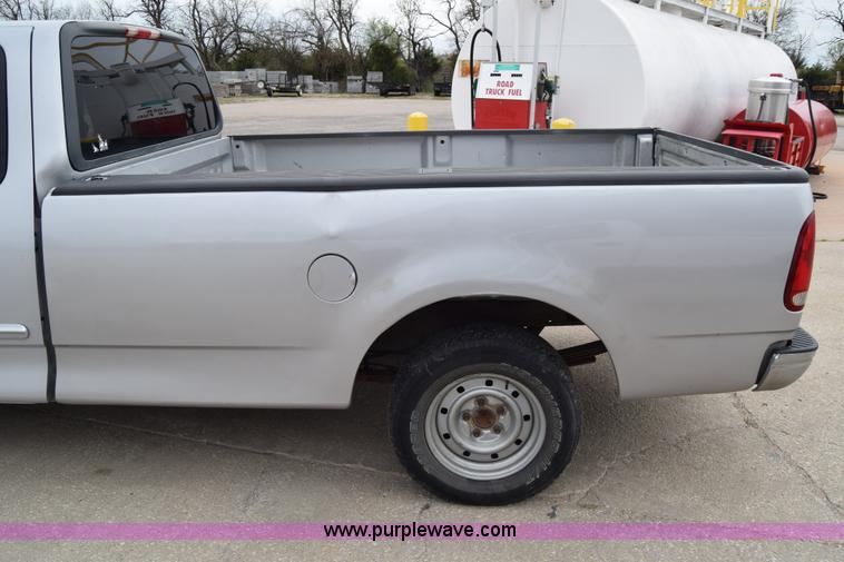 image for item J6678 2001 Ford F150 XLT SuperCab pickup truck