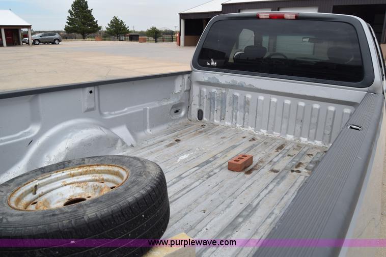 image for item J6678 2001 Ford F150 XLT SuperCab pickup truck