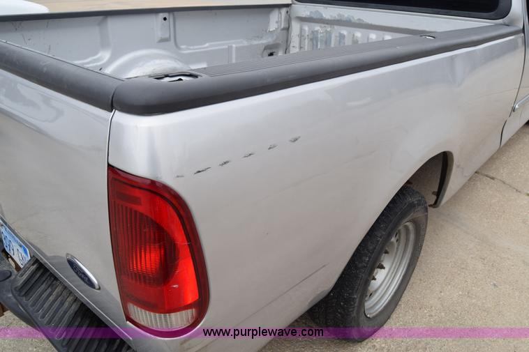 image for item J6678 2001 Ford F150 XLT SuperCab pickup truck