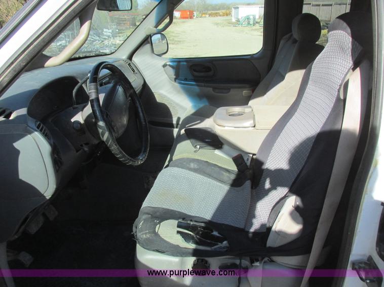 image for item J6705 2001 Ford F150 SuperCab pickup truck