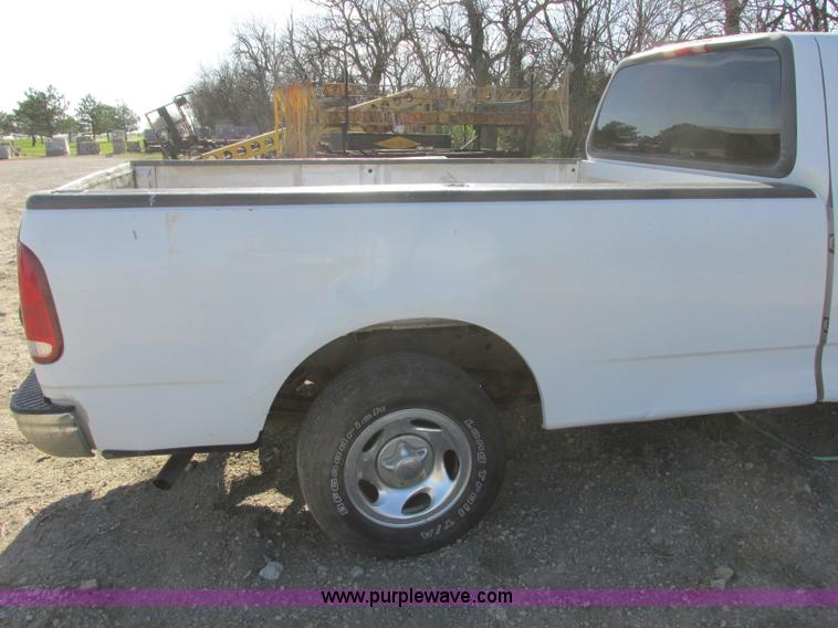 image for item J6705 2001 Ford F150 SuperCab pickup truck