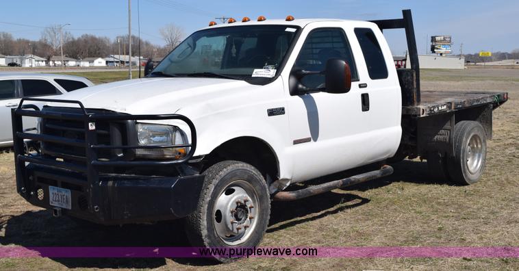 image for item K2446 2004 Ford F550 SuperCab flatbed truck