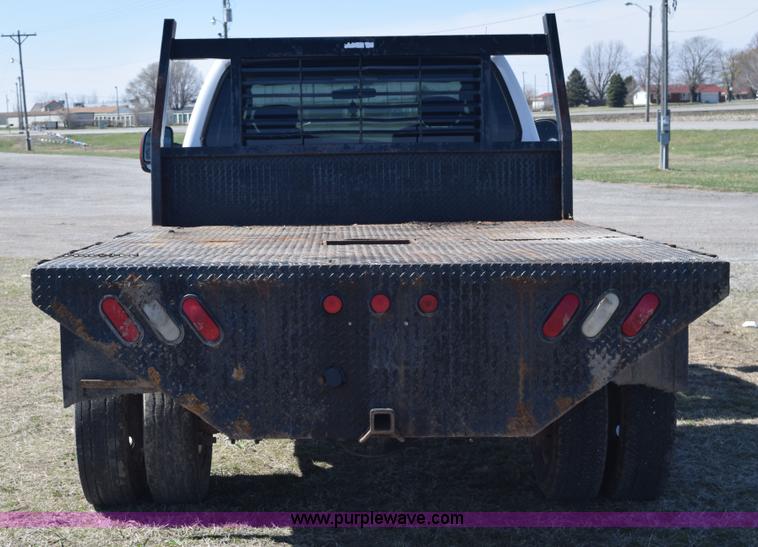 image for item K2446 2004 Ford F550 SuperCab flatbed truck