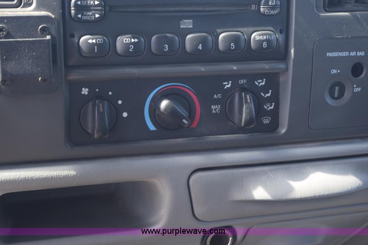 image for item K2446 2004 Ford F550 SuperCab flatbed truck