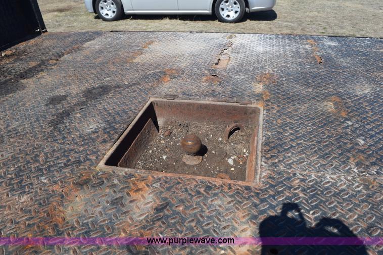 image for item K2446 2004 Ford F550 SuperCab flatbed truck