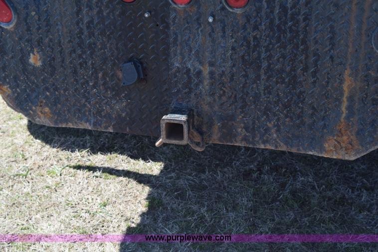 image for item K2446 2004 Ford F550 SuperCab flatbed truck