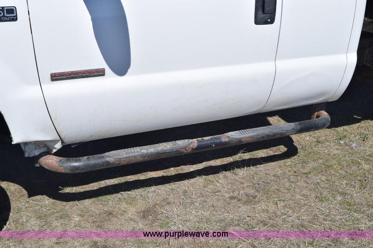 image for item K2446 2004 Ford F550 SuperCab flatbed truck