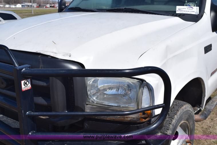 image for item K2446 2004 Ford F550 SuperCab flatbed truck