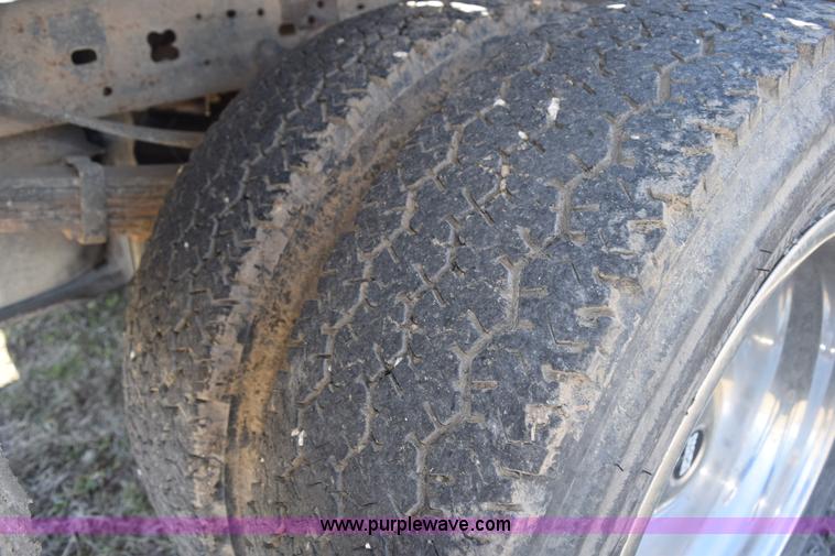 image for item K2446 2004 Ford F550 SuperCab flatbed truck