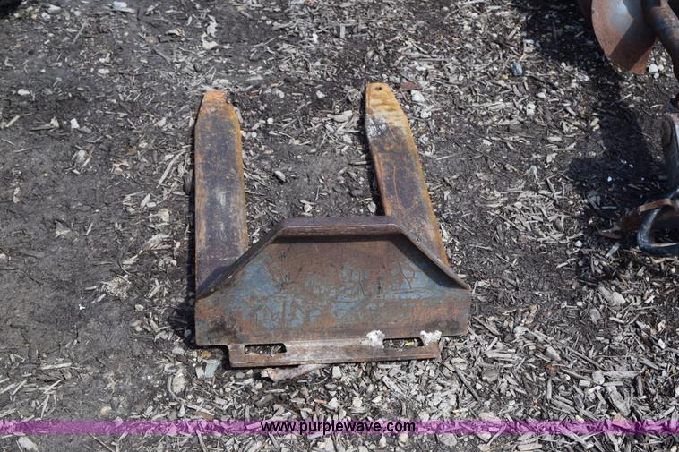 image for item K2457 Power Trac PT-425 utility tractor