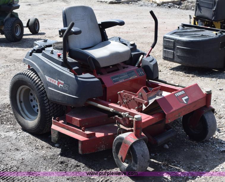 image for item K2467 Ferris Z1000 riding lawn mower