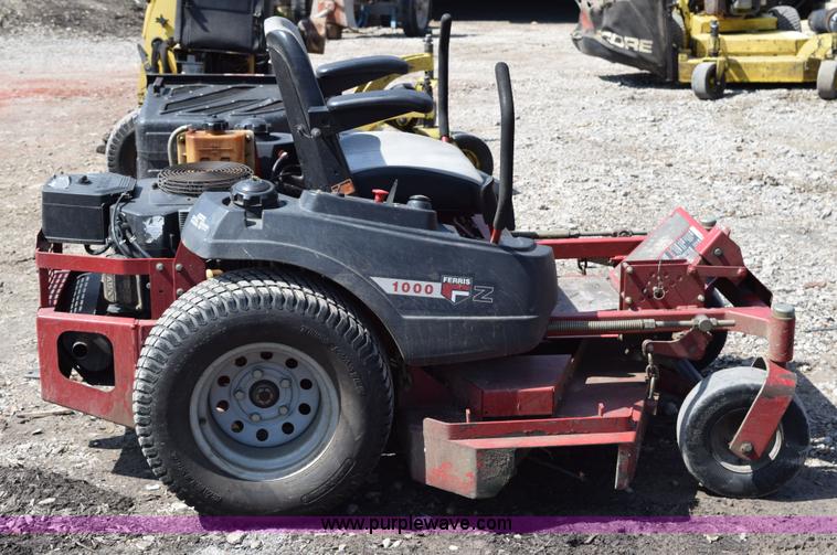 image for item K2467 Ferris Z1000 riding lawn mower