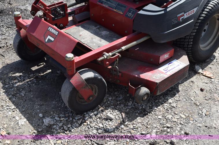 image for item K2467 Ferris Z1000 riding lawn mower