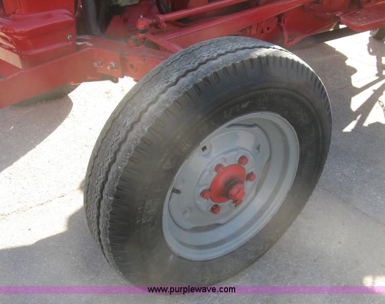 image for item K2974 Ford tractor