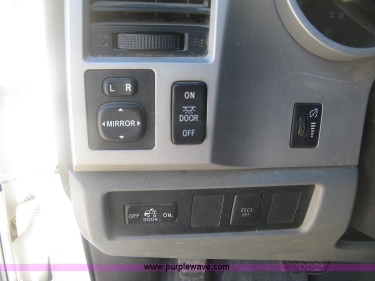 image for item K2996 2007 Toyota Tundra SR5 Double Cab pickup truck