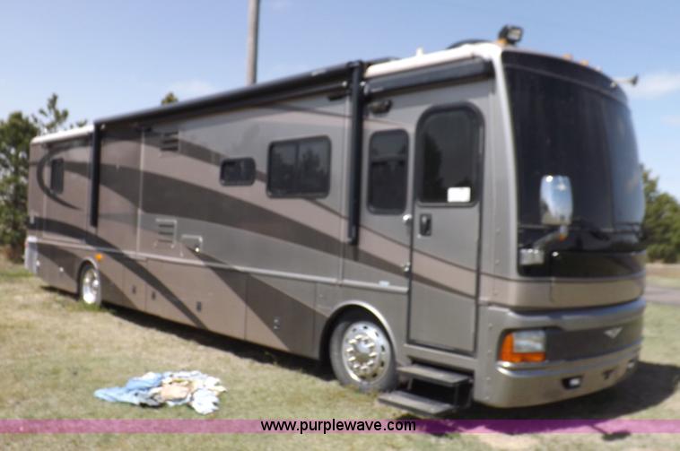 image for item K3829 2004 Freightliner XC Fleetwood RV