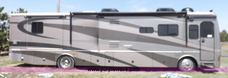 image for item K3829 2004 Freightliner XC Fleetwood RV