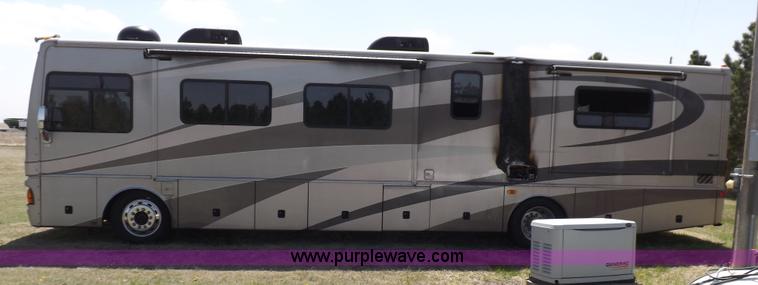 image for item K3829 2004 Freightliner XC Fleetwood RV