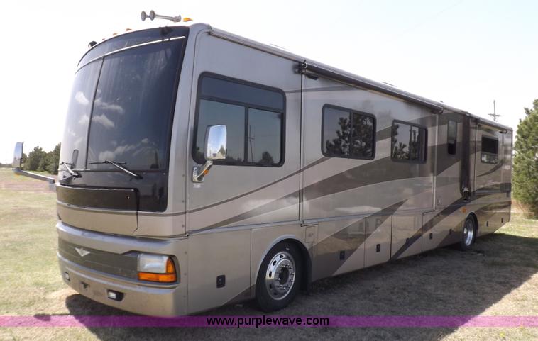 image for item K3829 2004 Freightliner XC Fleetwood RV