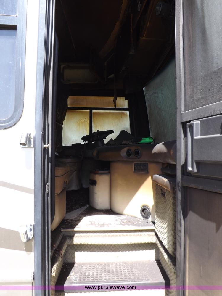 image for item K3829 2004 Freightliner XC Fleetwood RV