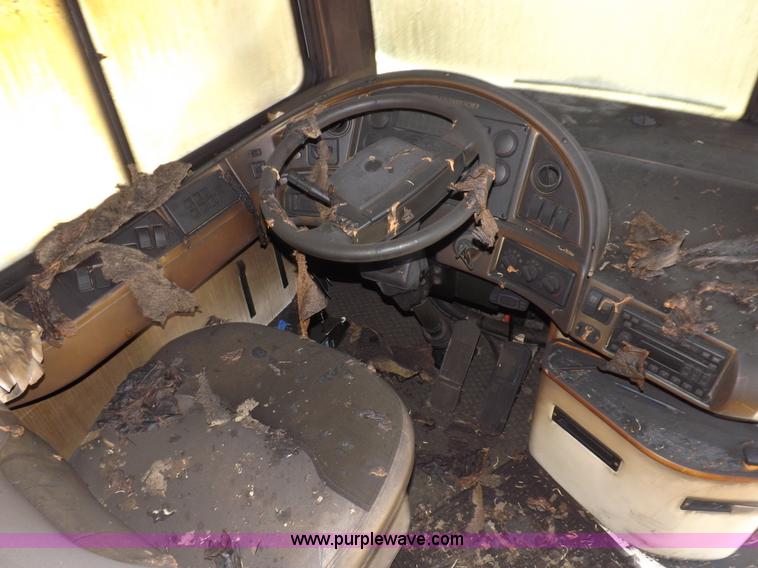 image for item K3829 2004 Freightliner XC Fleetwood RV