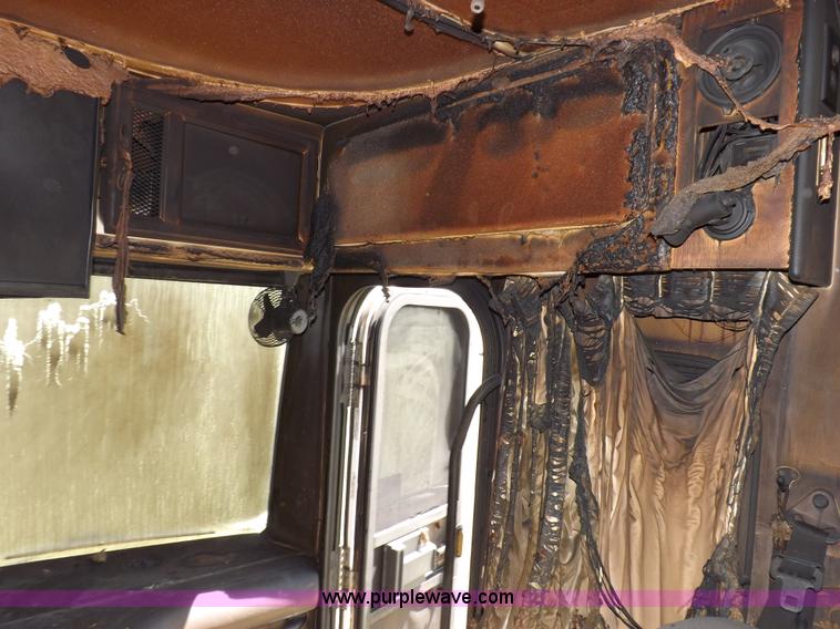 image for item K3829 2004 Freightliner XC Fleetwood RV